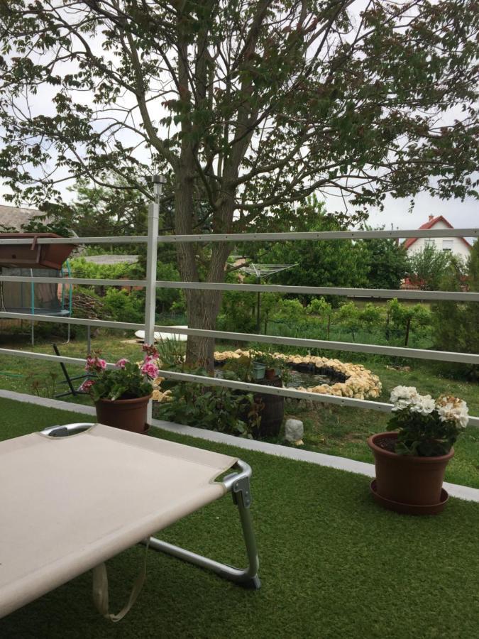 Lelle-Kert Apartman 02 Balatonlelle Buitenkant foto