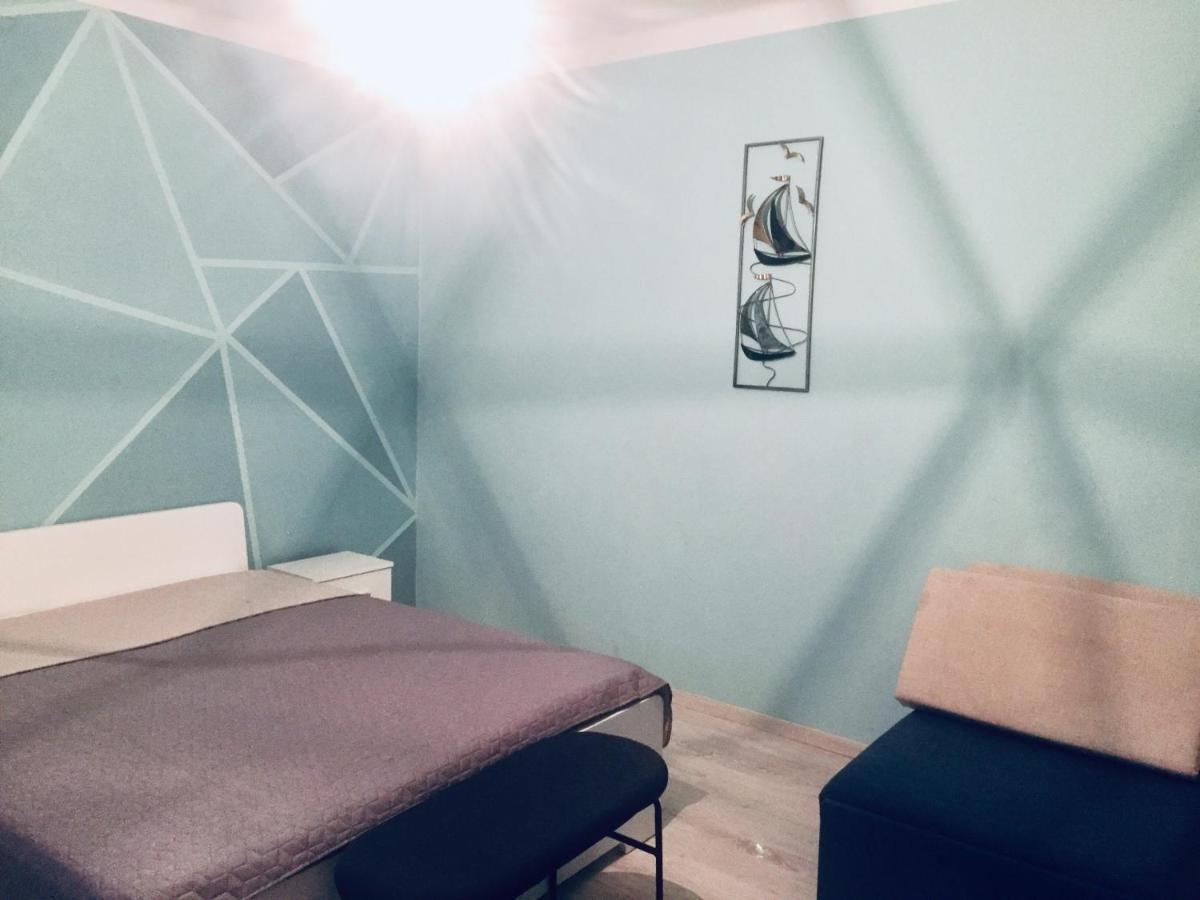 Lelle-Kert Apartman 02 Balatonlelle Buitenkant foto