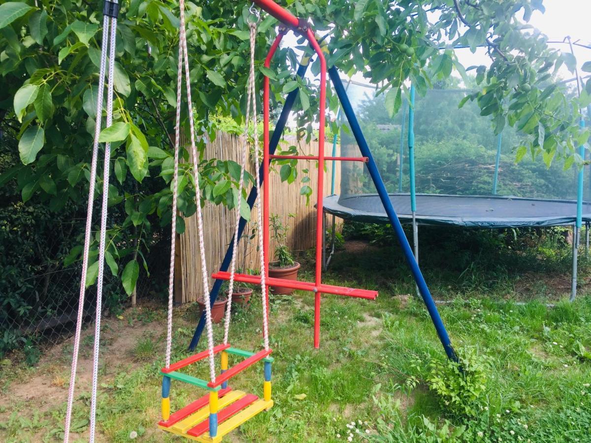 Lelle-Kert Apartman 02 Balatonlelle Buitenkant foto